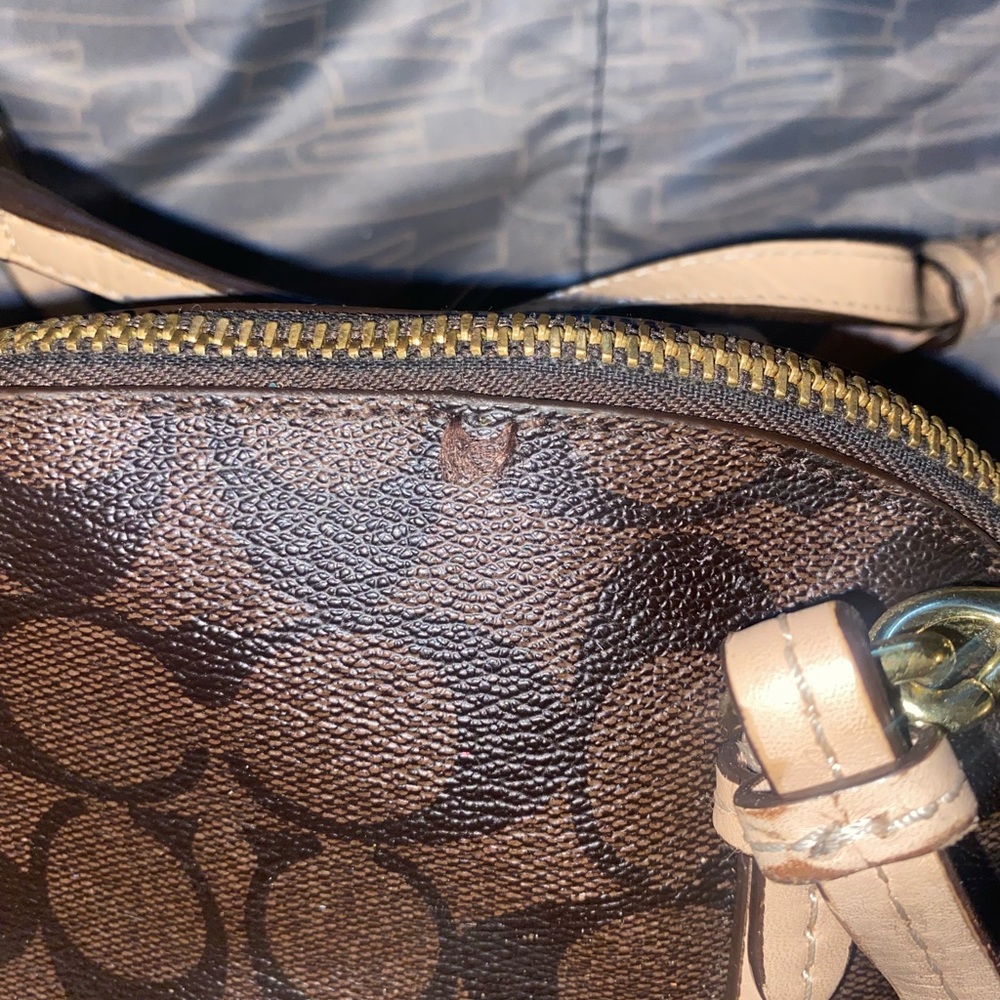 Coach purse - Picture 4 of 4